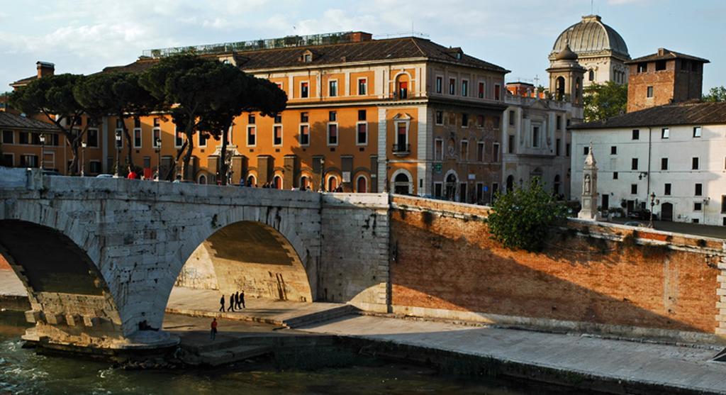 Over The Tiber Loft Apartment Rome Exterior photo