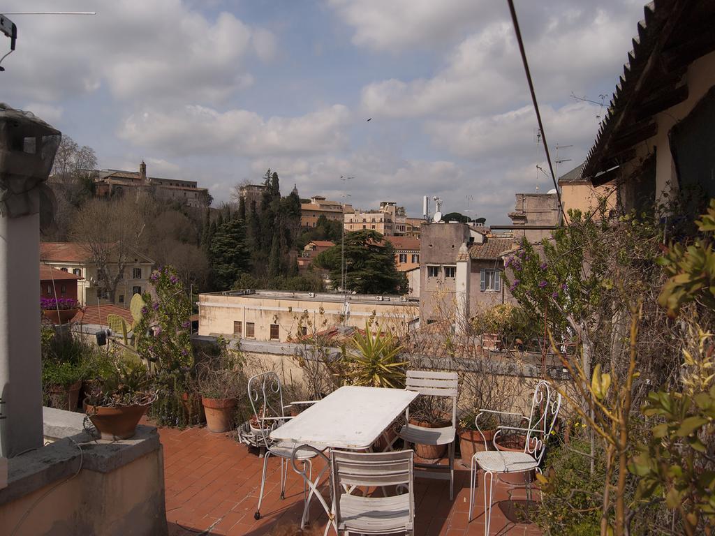 Over The Tiber Loft Apartment Rome Exterior photo